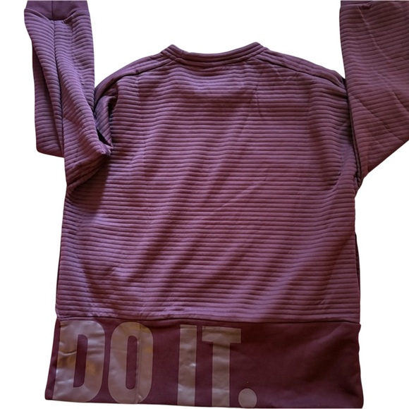 Nike Tops - Nike women  Maroon Crewneck Sweater dri fit